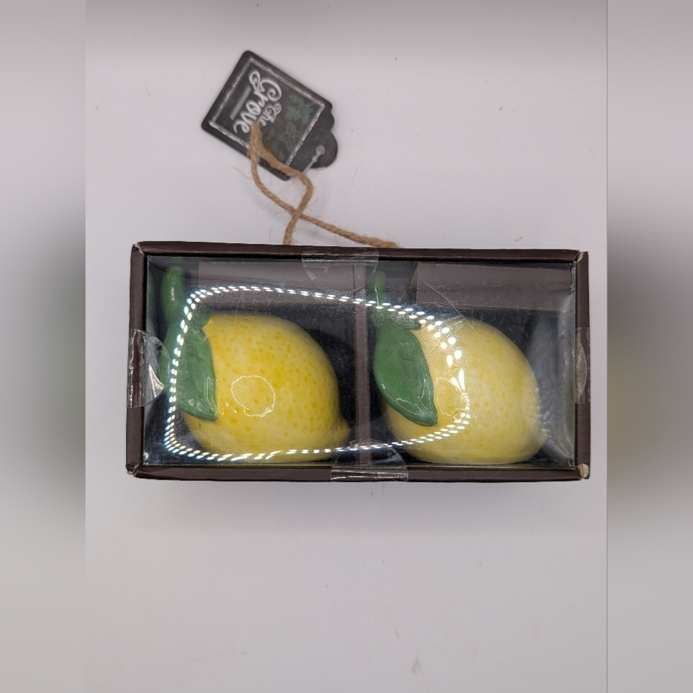 Ceramic Lemon shaped Salt & Pepper shakers NIB